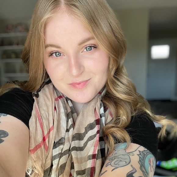 Meet the Posher, Samantha! - Picture 1 of 1